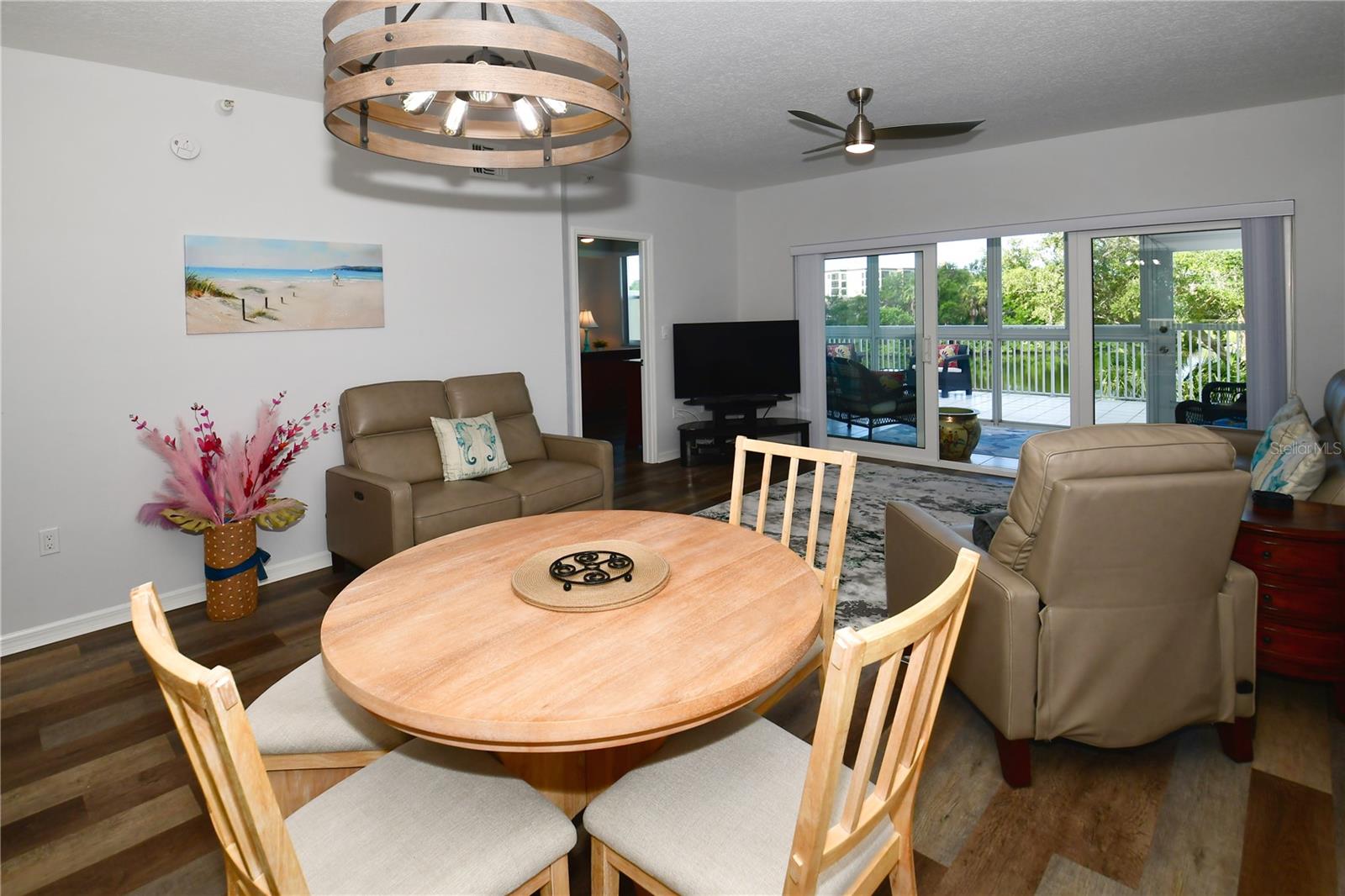 Image 21 of 43 For 6425 Shoreline Drive 10102