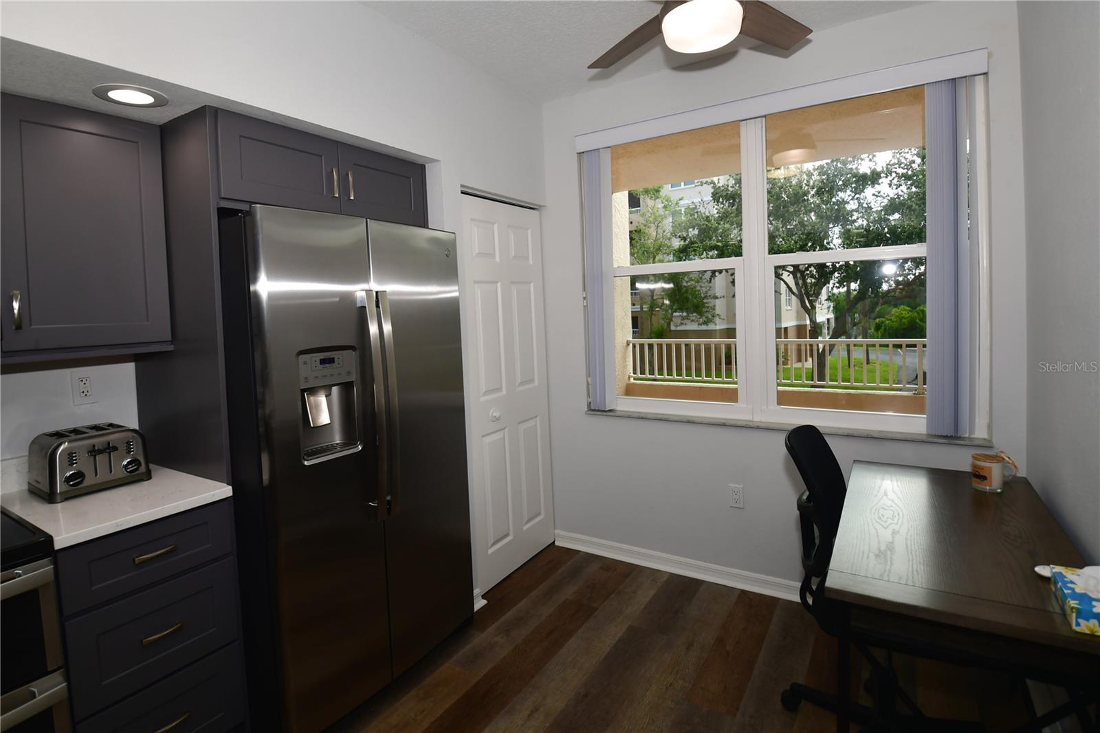 Image 5 of 43 For 6425 Shoreline Drive 10102
