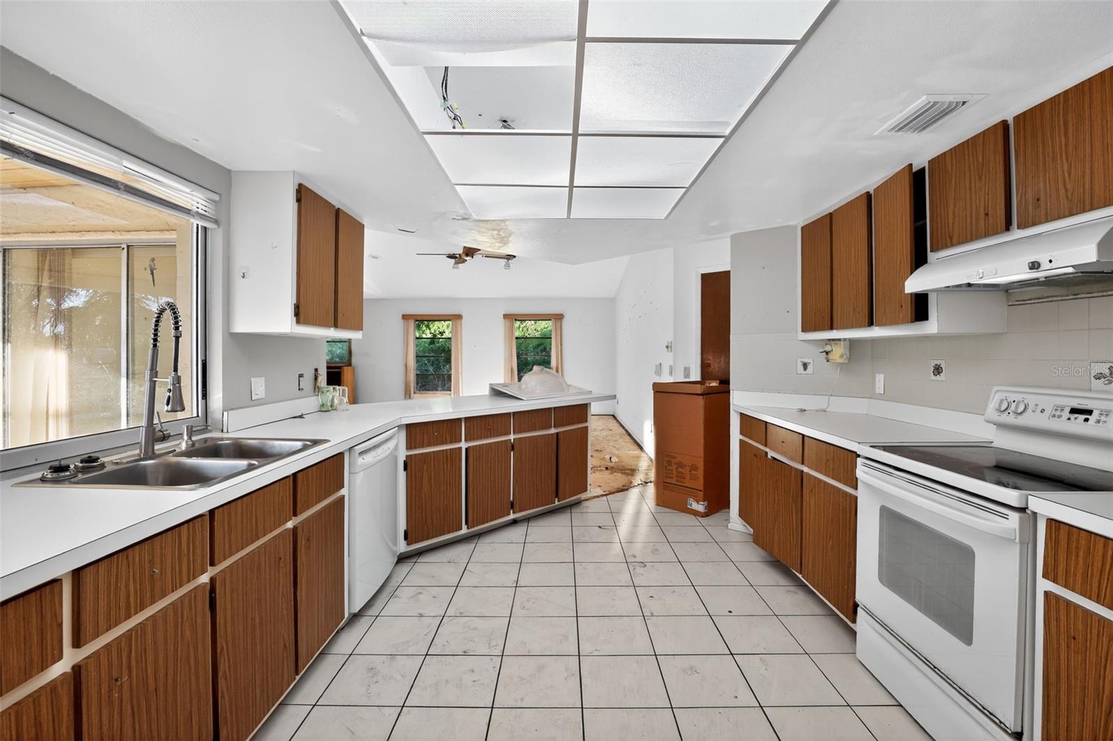 Image 7 of 13 For 22275 Elmira Boulevard