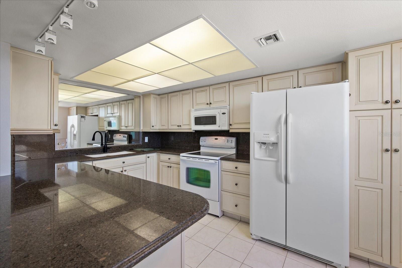 Image 17 of 40 For 220 Belleview Boulevard 709