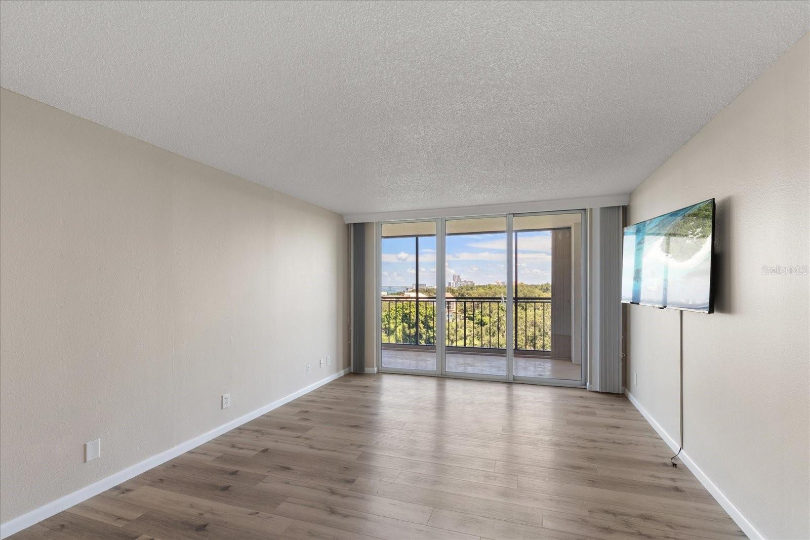 Image 18 of 40 For 220 Belleview Boulevard 709