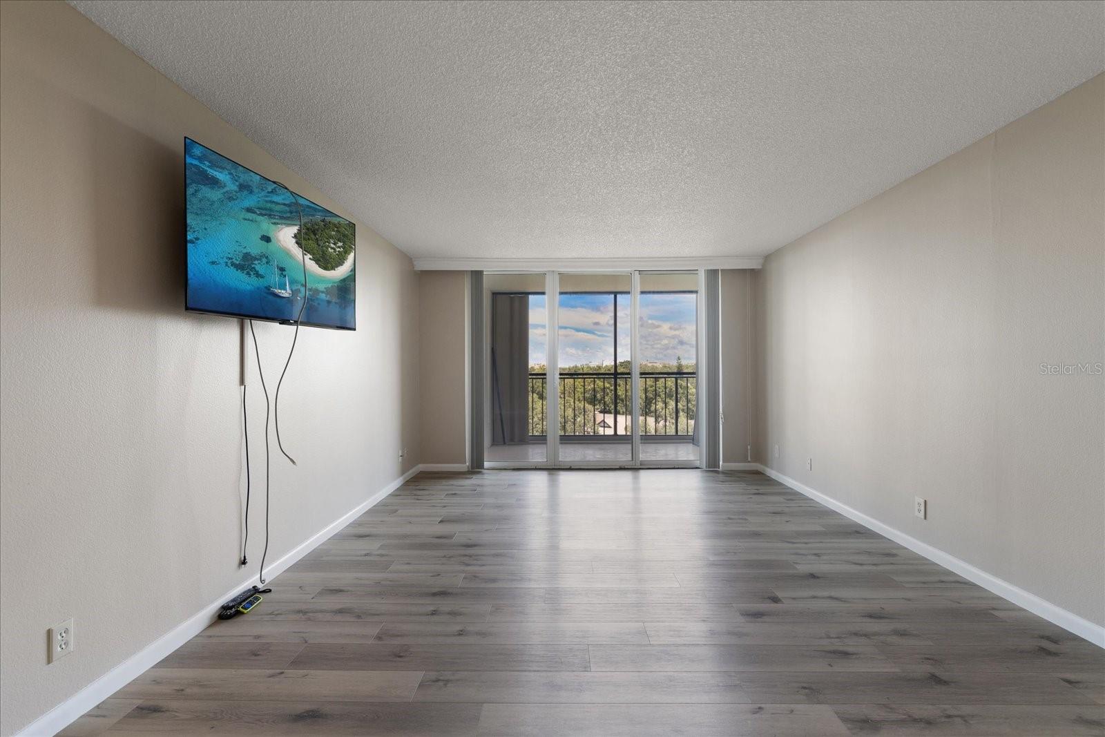 Image 24 of 40 For 220 Belleview Boulevard 709