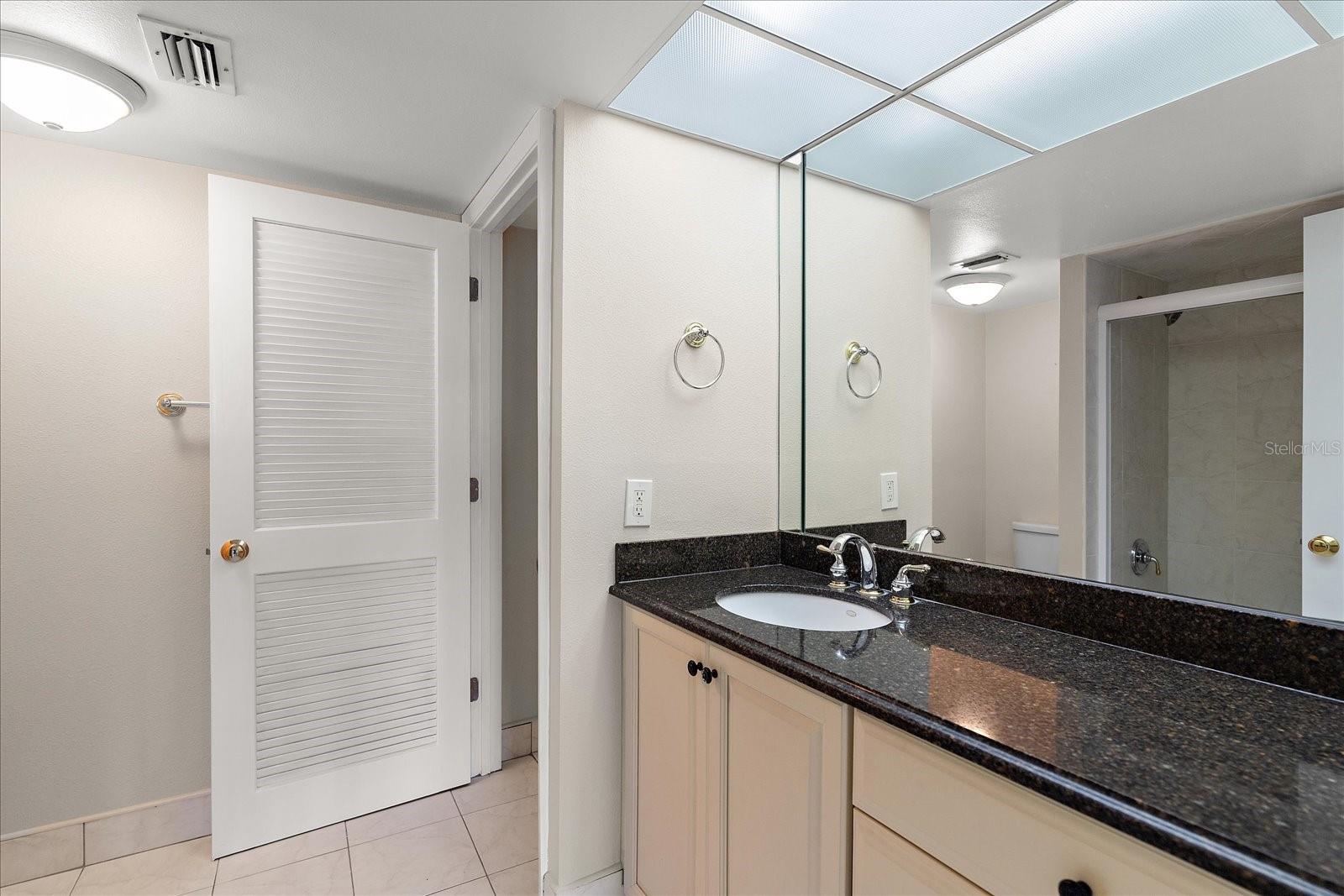 Image 27 of 40 For 220 Belleview Boulevard 709