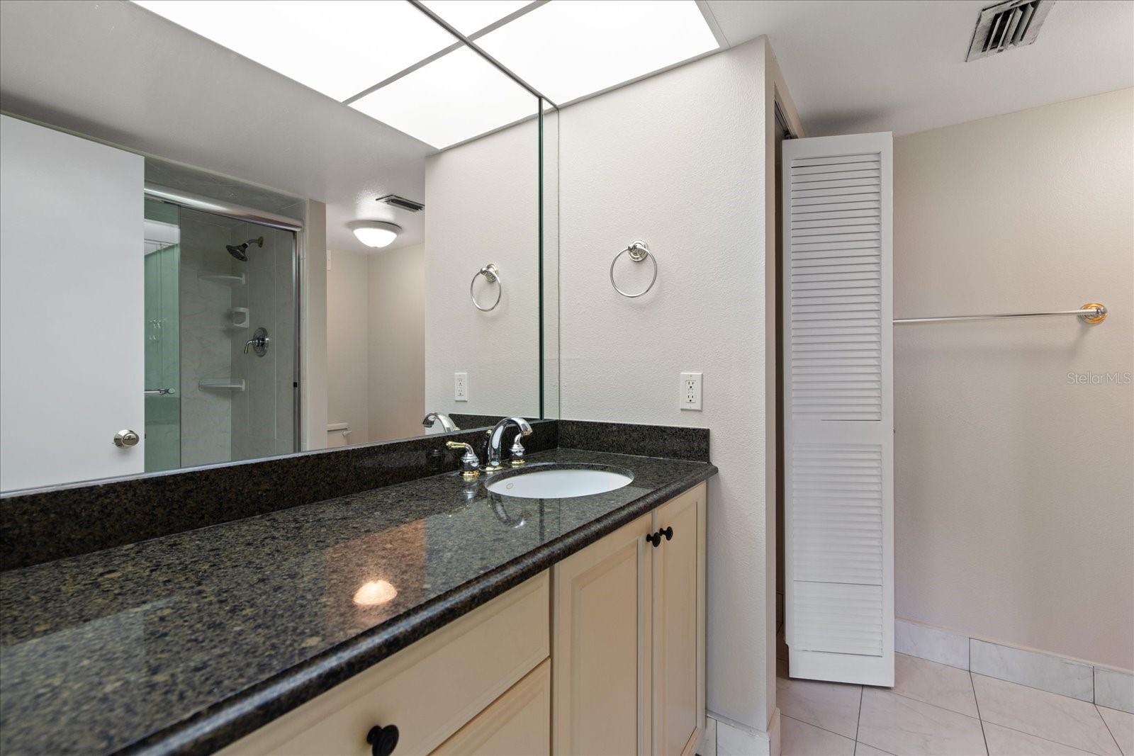 Image 30 of 40 For 220 Belleview Boulevard 709