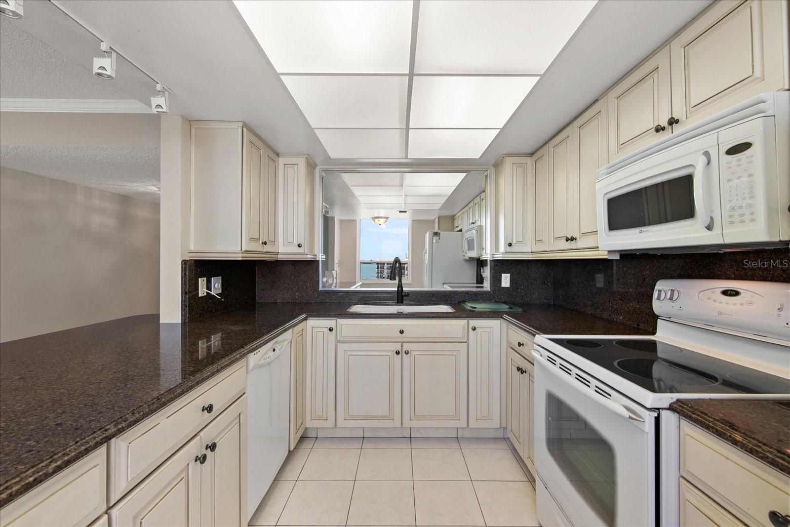 Image 9 of 40 For 220 Belleview Boulevard 709