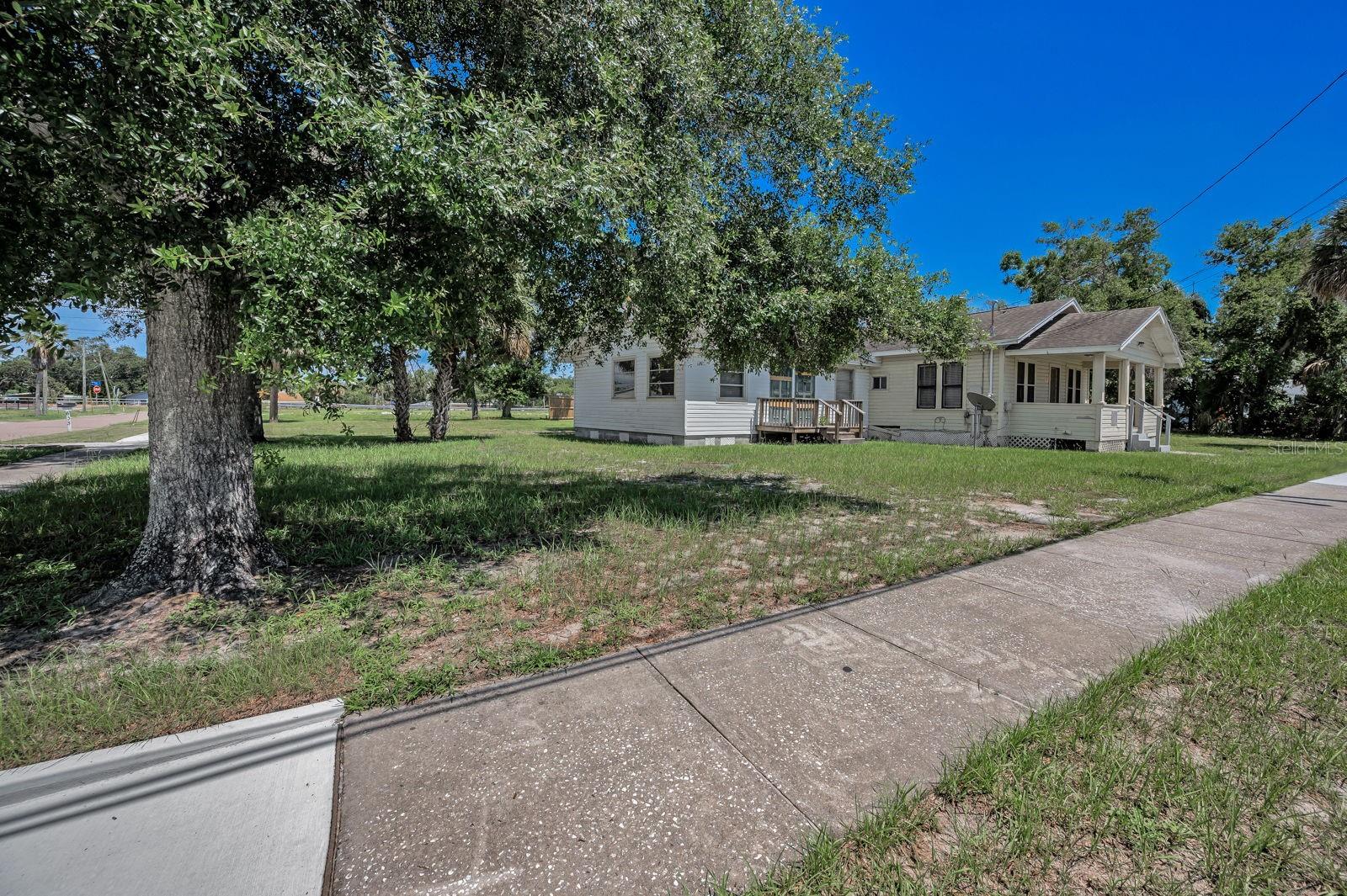 Image 2 of 37 For 1107 Garden Avenue