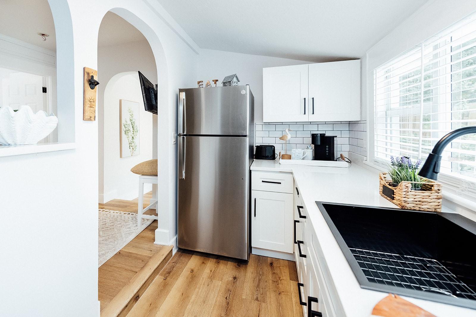 Image 11 of 41 For 809 10th Avenue N 7