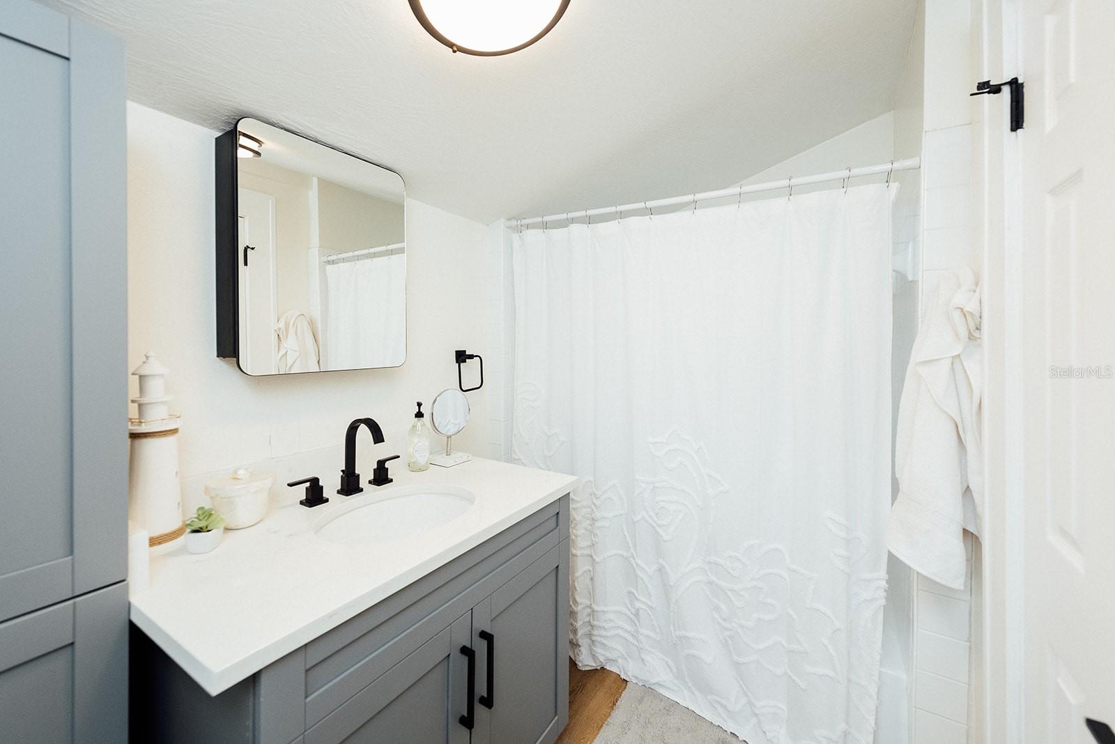 Image 19 of 41 For 809 10th Avenue N 7