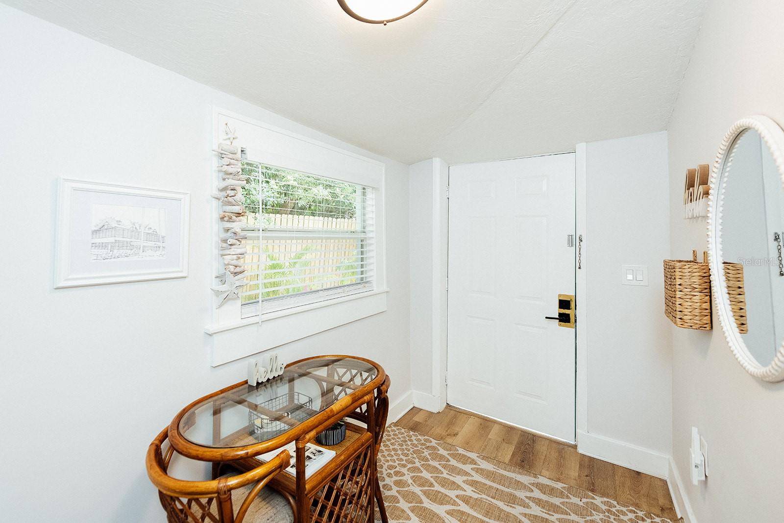 Image 23 of 41 For 809 10th Avenue N 7