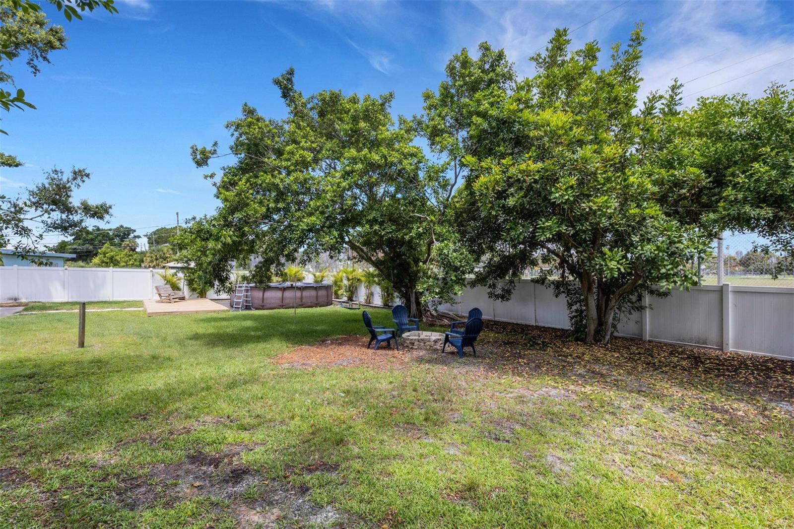 Image 31 of 45 For 381 Kingfish Drive Se