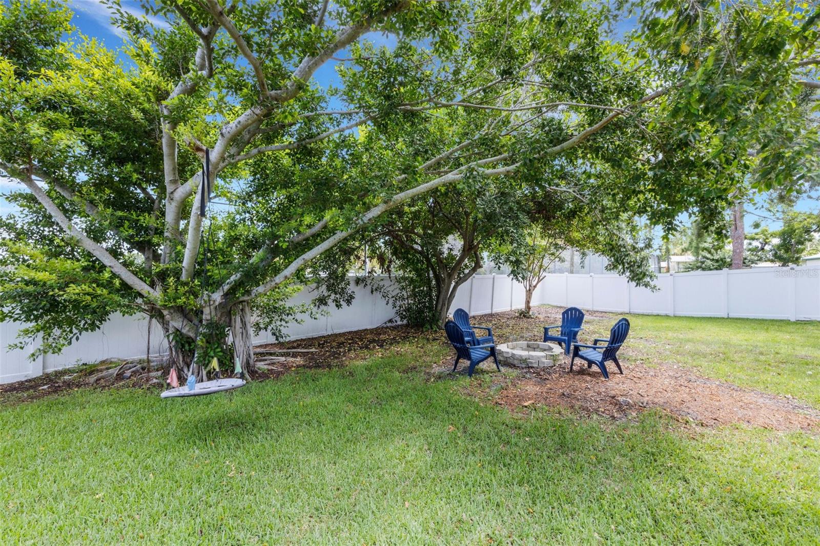 Image 33 of 45 For 381 Kingfish Drive Se