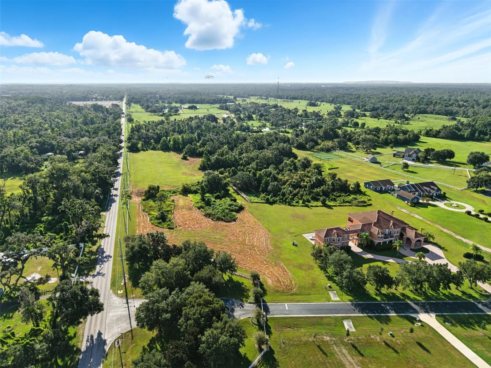 Listing photo id 8 for 8504 Alafia Hills Drive