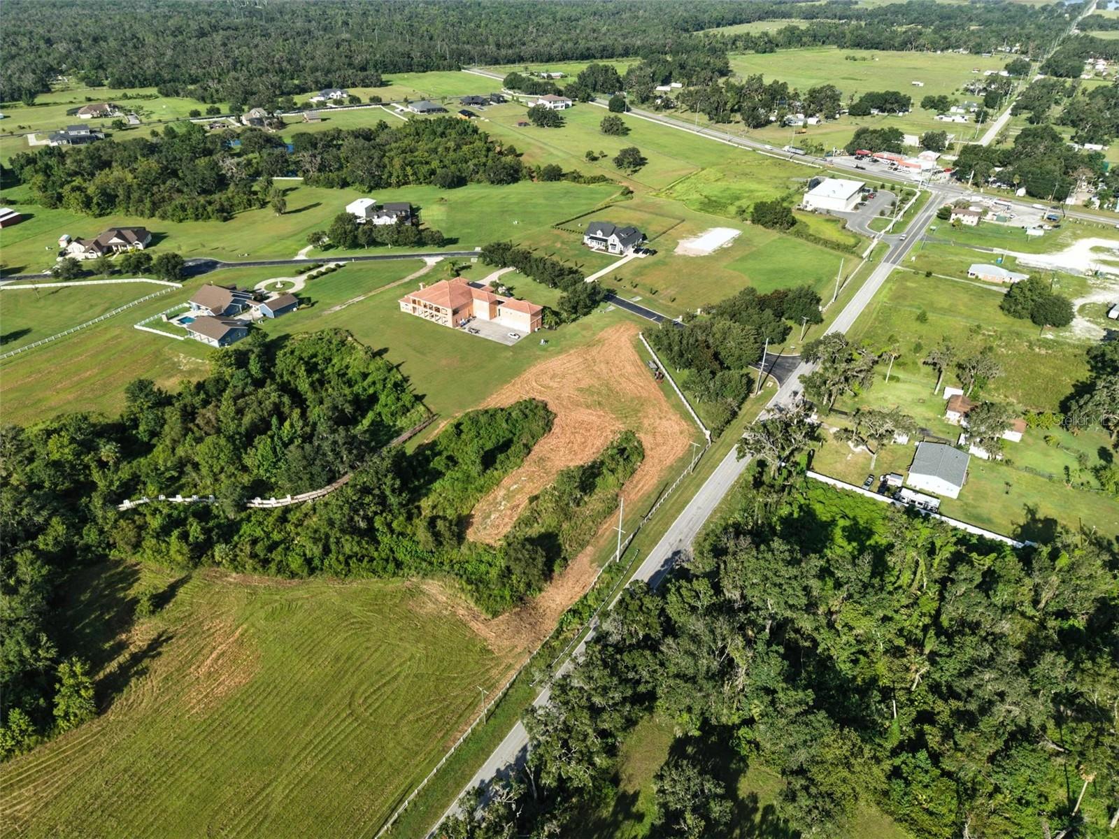 Listing photo id 10 for 8504 Alafia Hills Drive