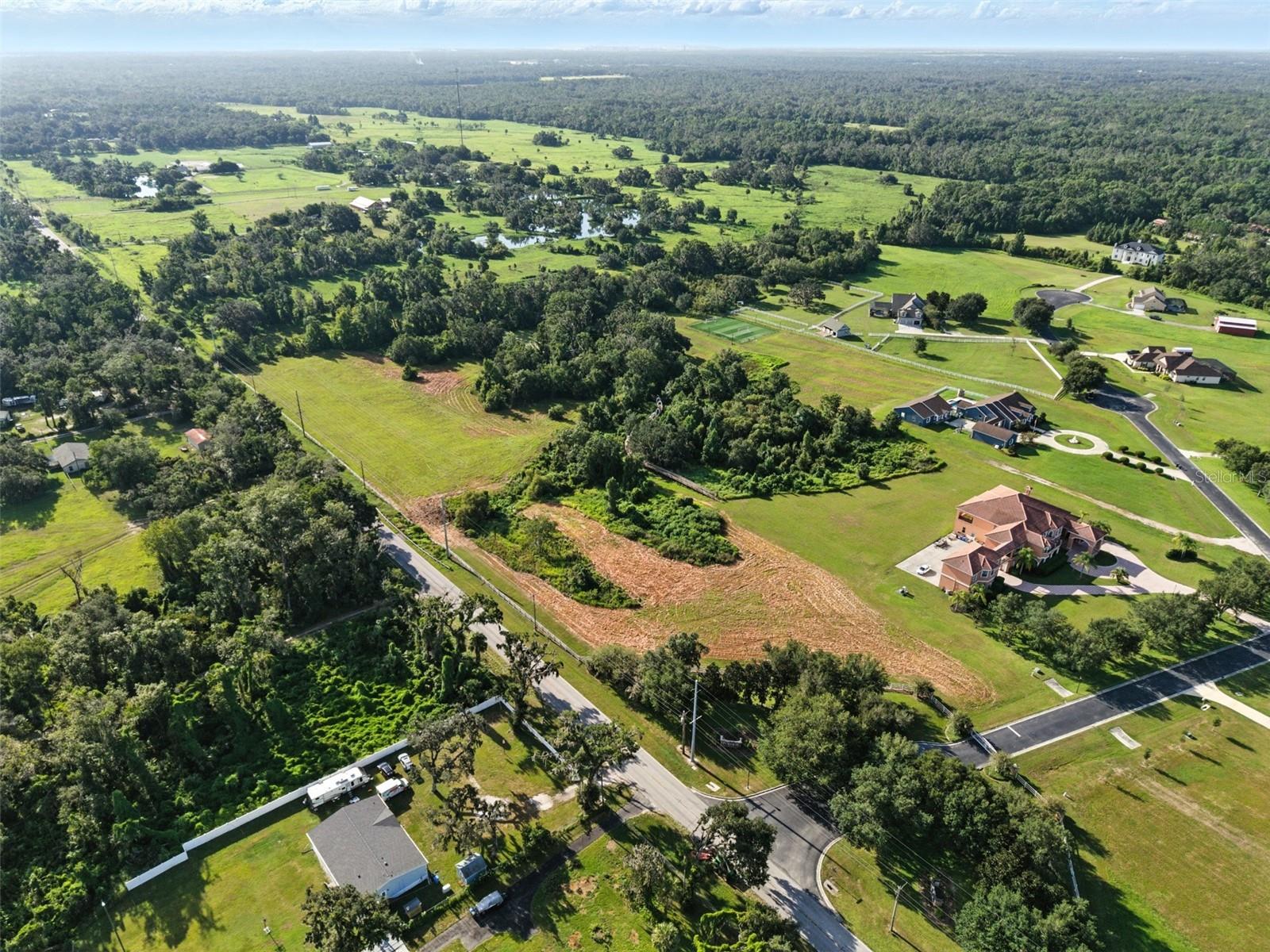 Listing photo id 15 for 8504 Alafia Hills Drive