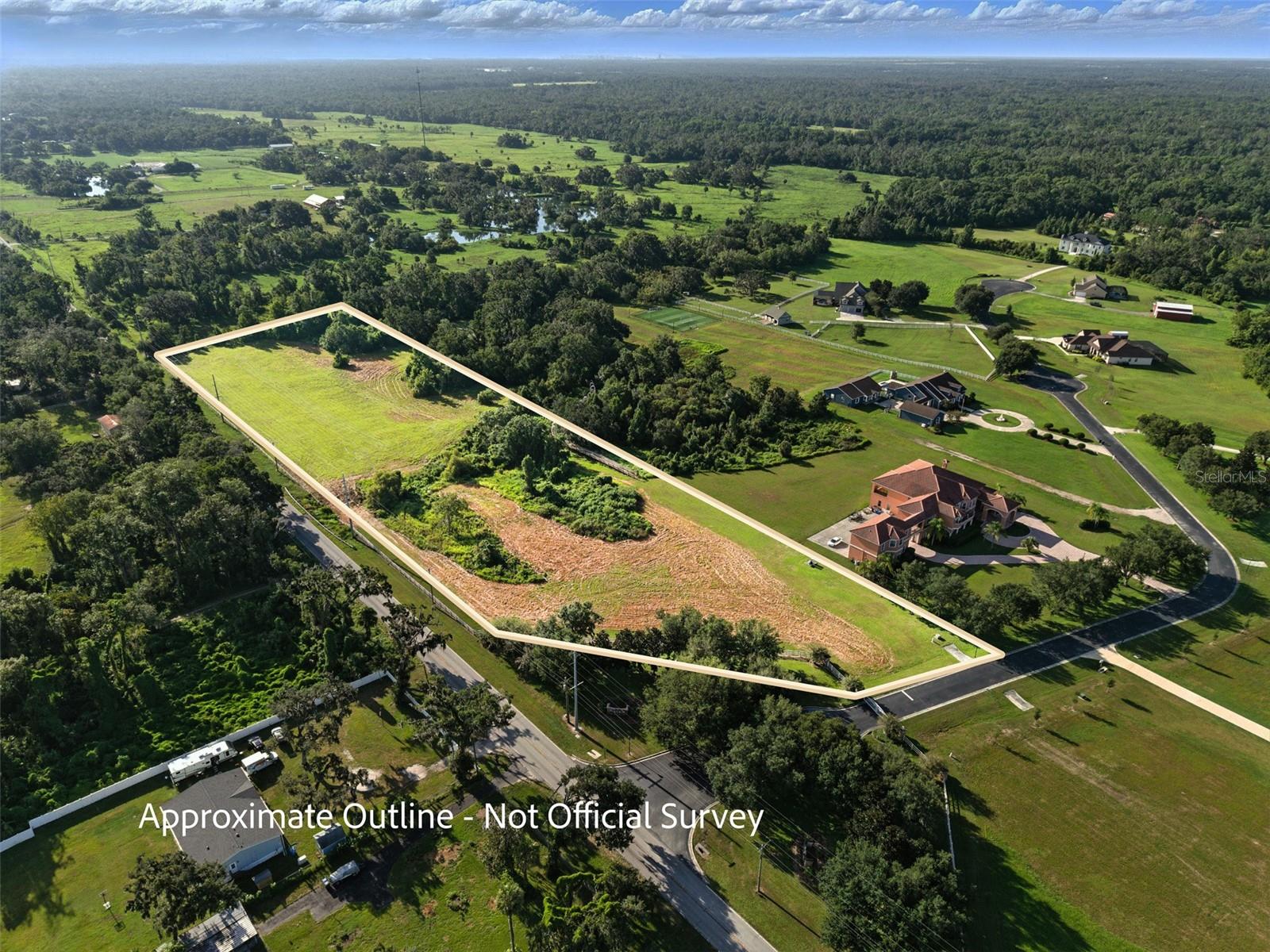 Listing photo id 2 for 8504 Alafia Hills Drive
