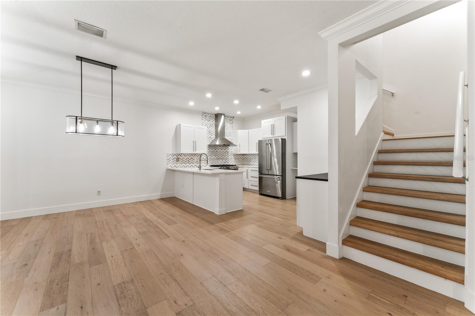 Image 11 of 34 For 407 Westland Avenue 4