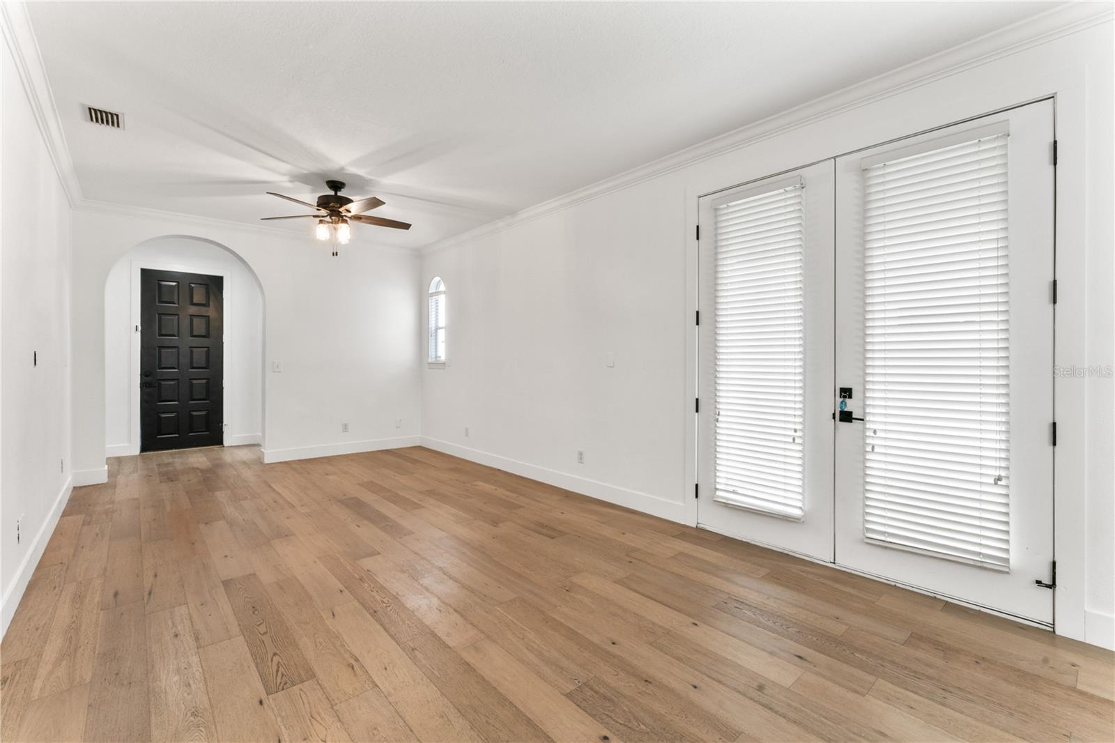 Image 13 of 34 For 407 Westland Avenue 4