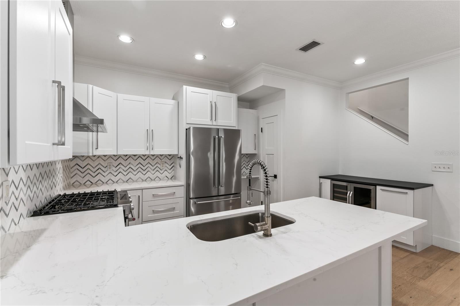 Image 18 of 34 For 407 Westland Avenue 4