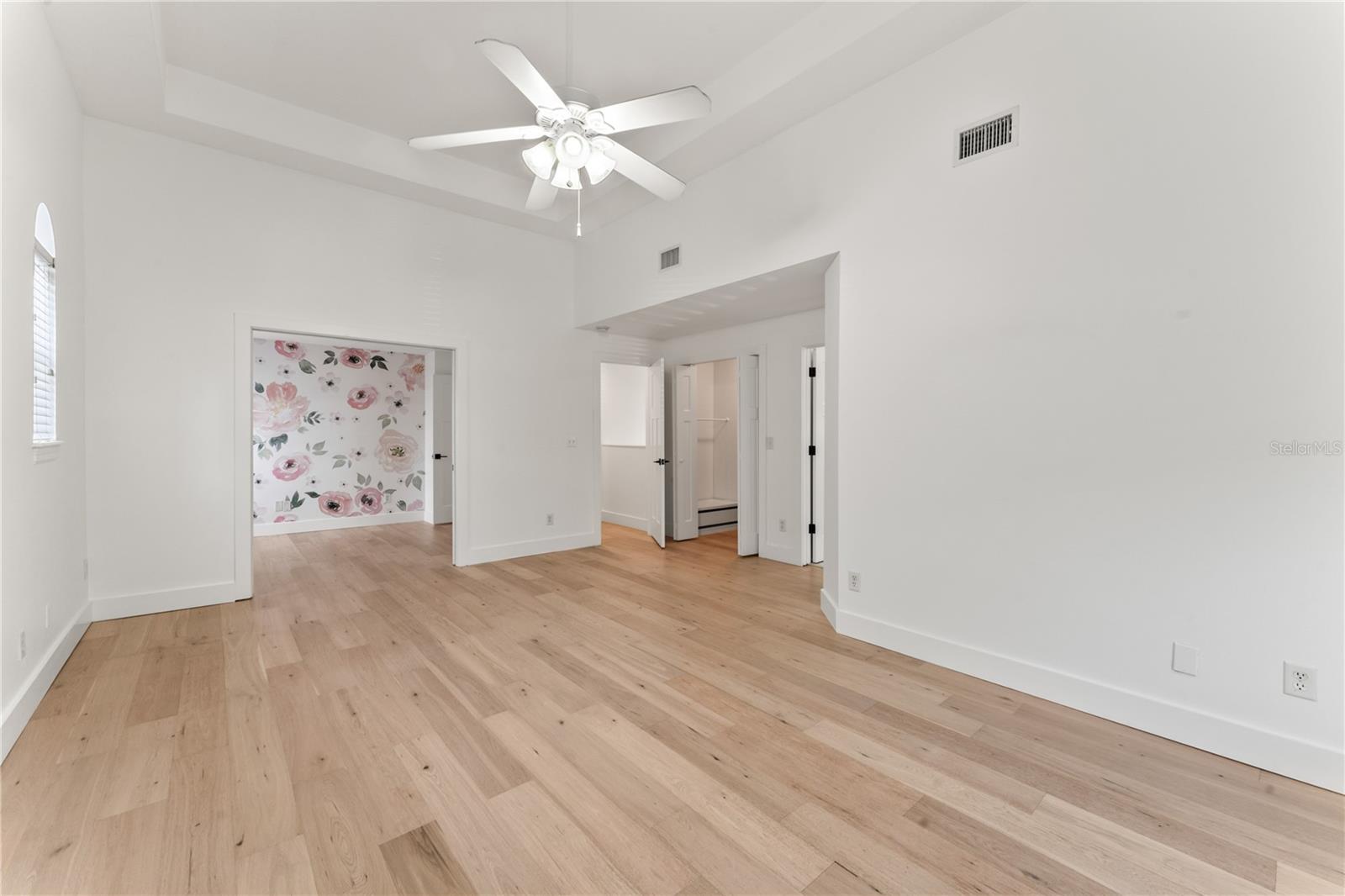 Image 27 of 34 For 407 Westland Avenue 4