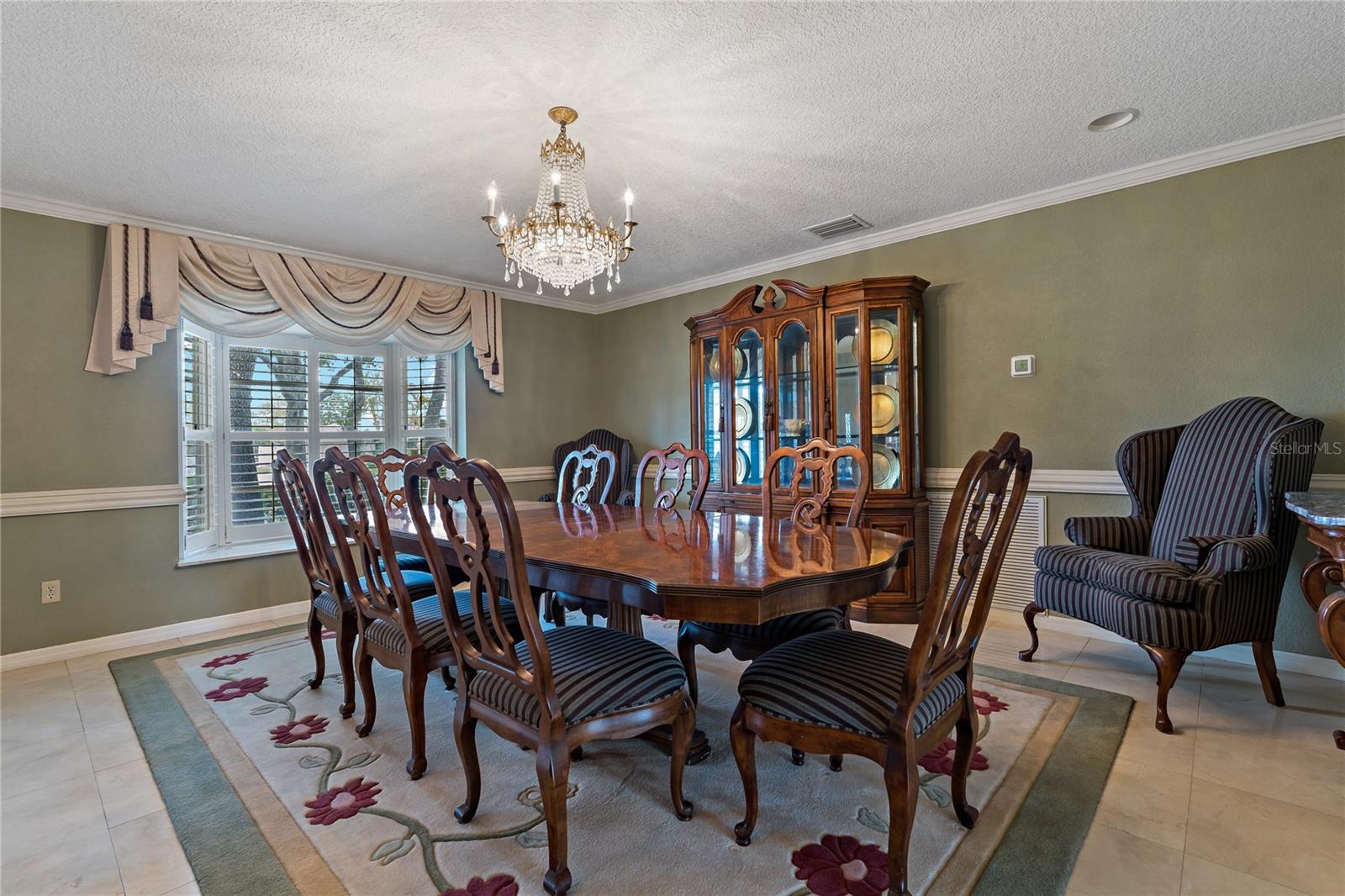 Listing photo id 18 for 2534 Heron Lane N