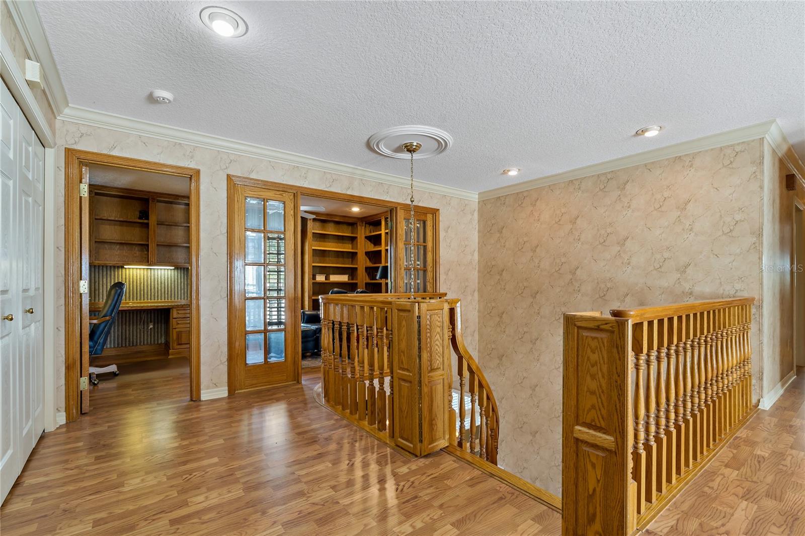 Listing photo id 23 for 2534 Heron Lane N