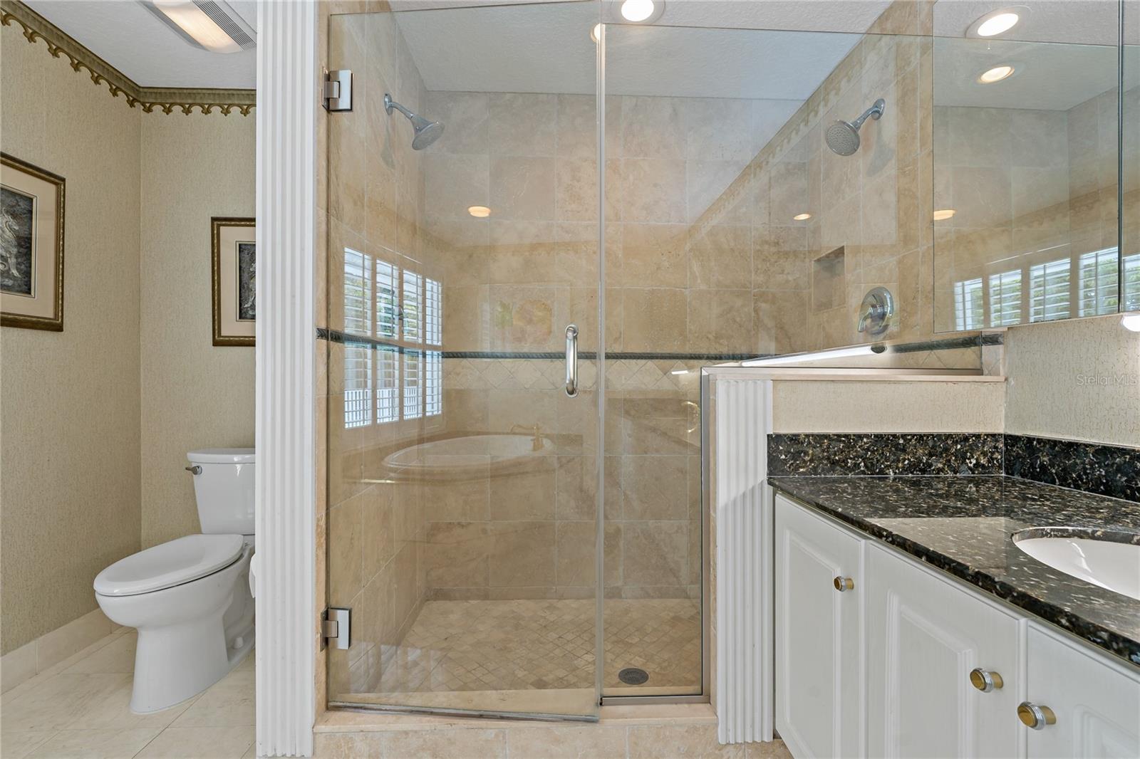 Listing photo id 32 for 2534 Heron Lane N