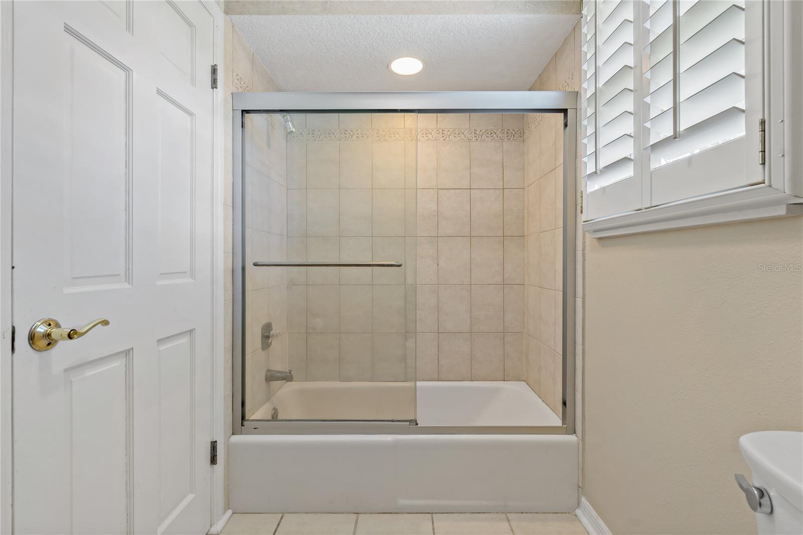 Listing photo id 36 for 2534 Heron Lane N