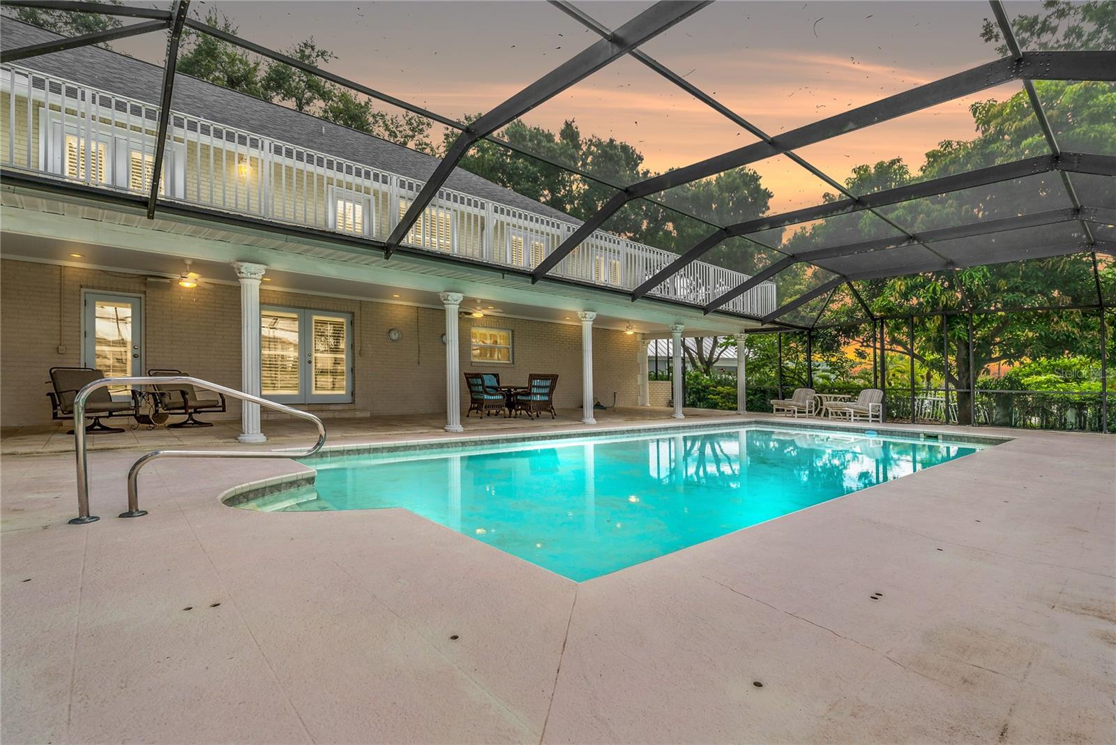 Listing photo id 42 for 2534 Heron Lane N