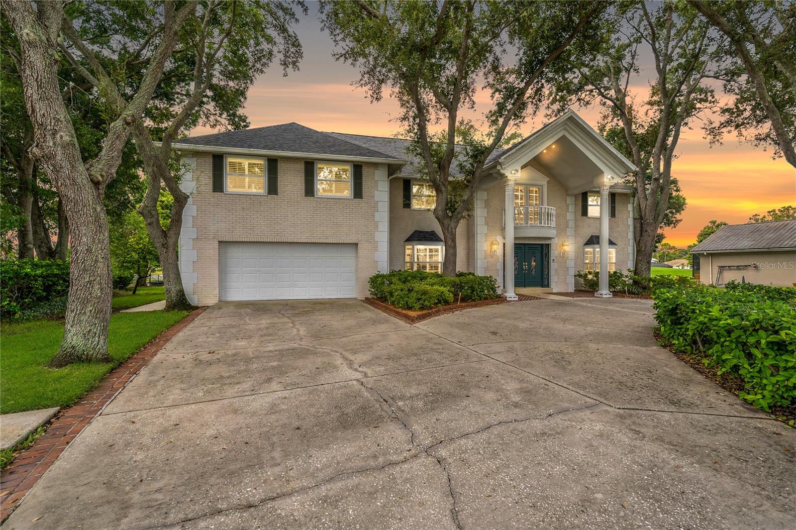 Listing photo id 43 for 2534 Heron Lane N