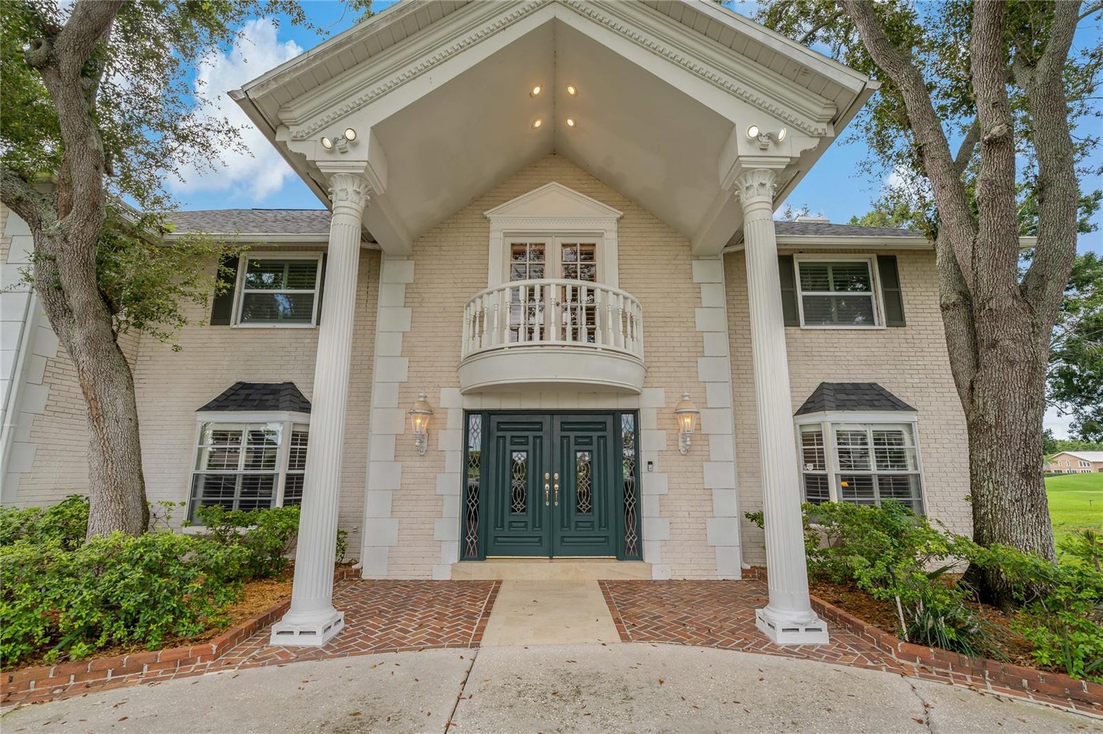 Listing photo id 4 for 2534 Heron Lane N