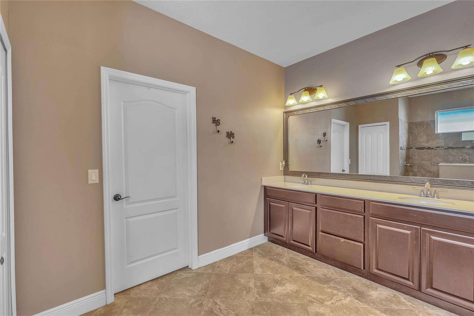 Image 20 of 69 For 11330 Lake Lucaya Drive