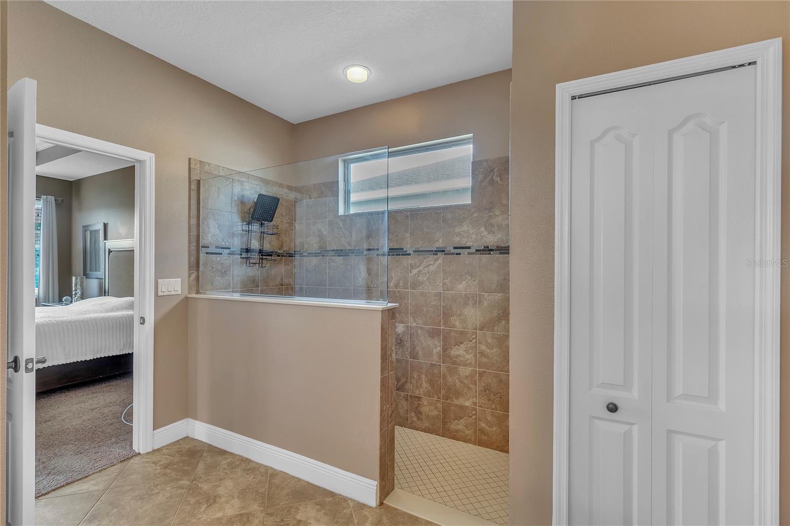 Image 22 of 69 For 11330 Lake Lucaya Drive