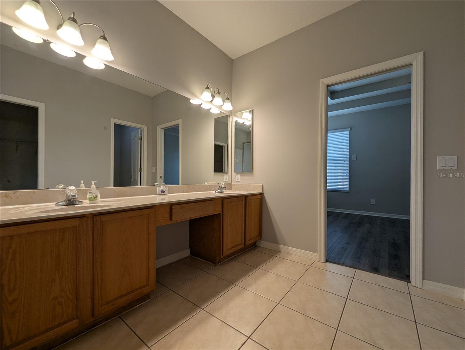 Image 10 of 23 For 9818 White Barn Way