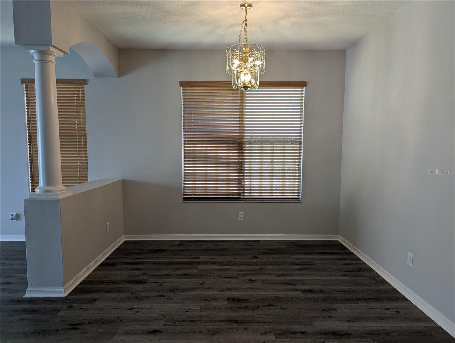 Image 4 of 23 For 9818 White Barn Way