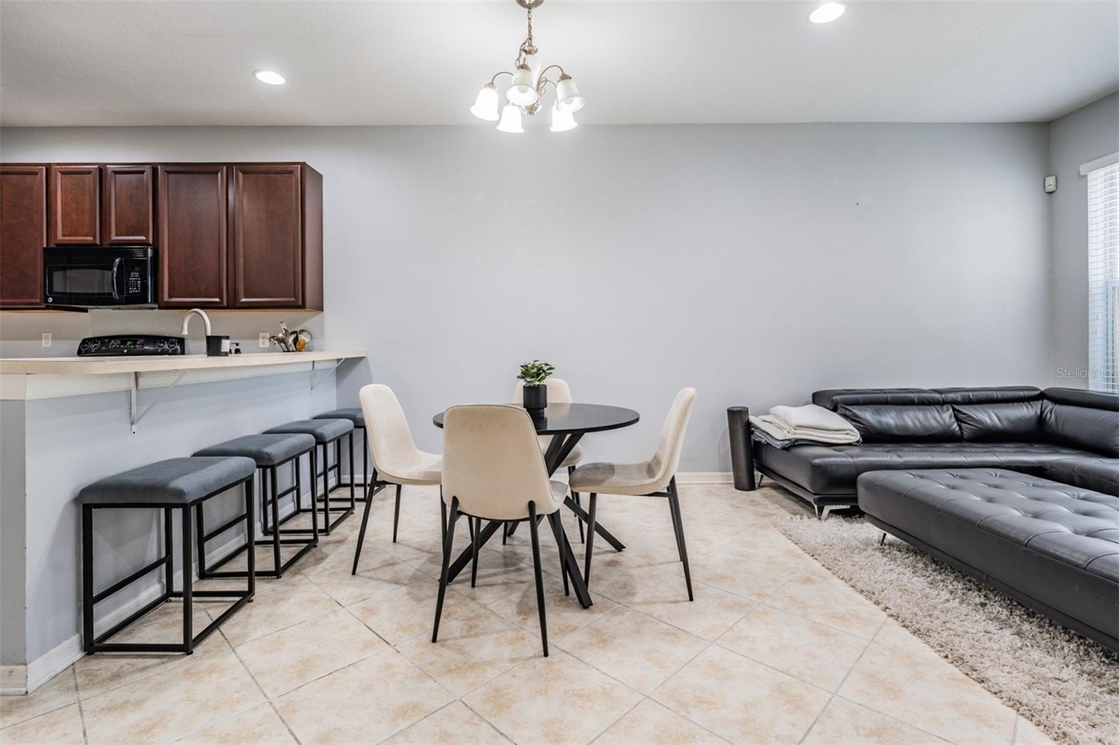 Image 17 of 41 For 6650 Holly Heath Drive