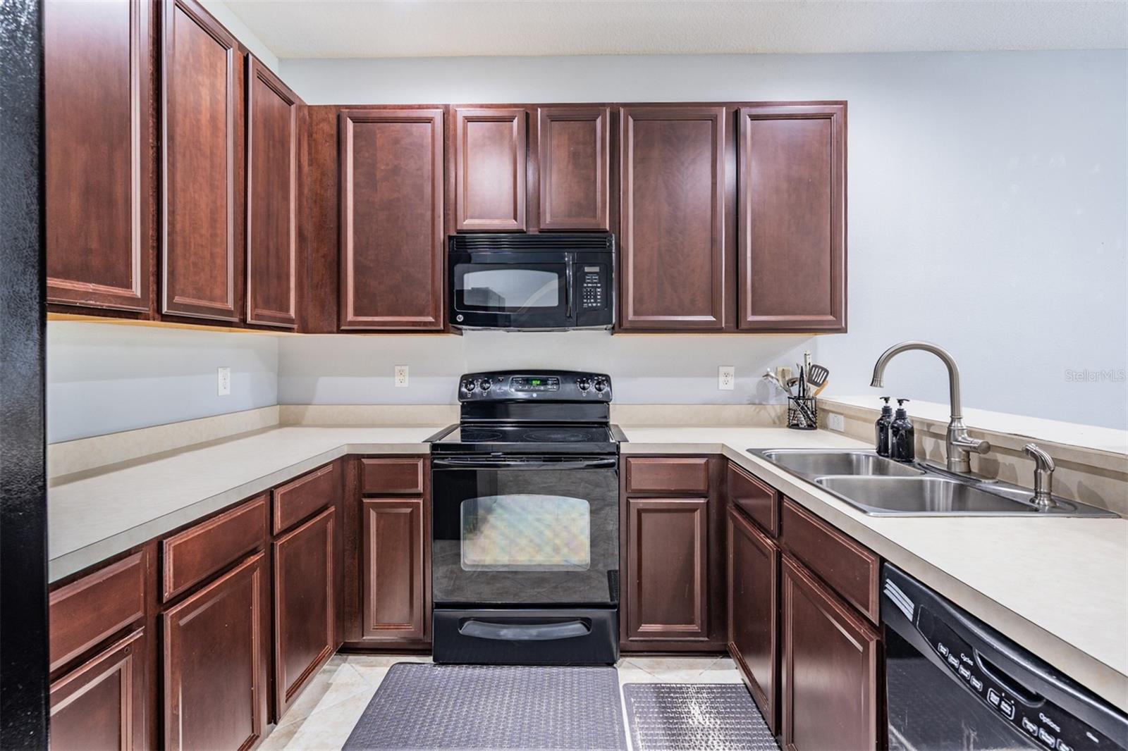 Image 21 of 41 For 6650 Holly Heath Drive