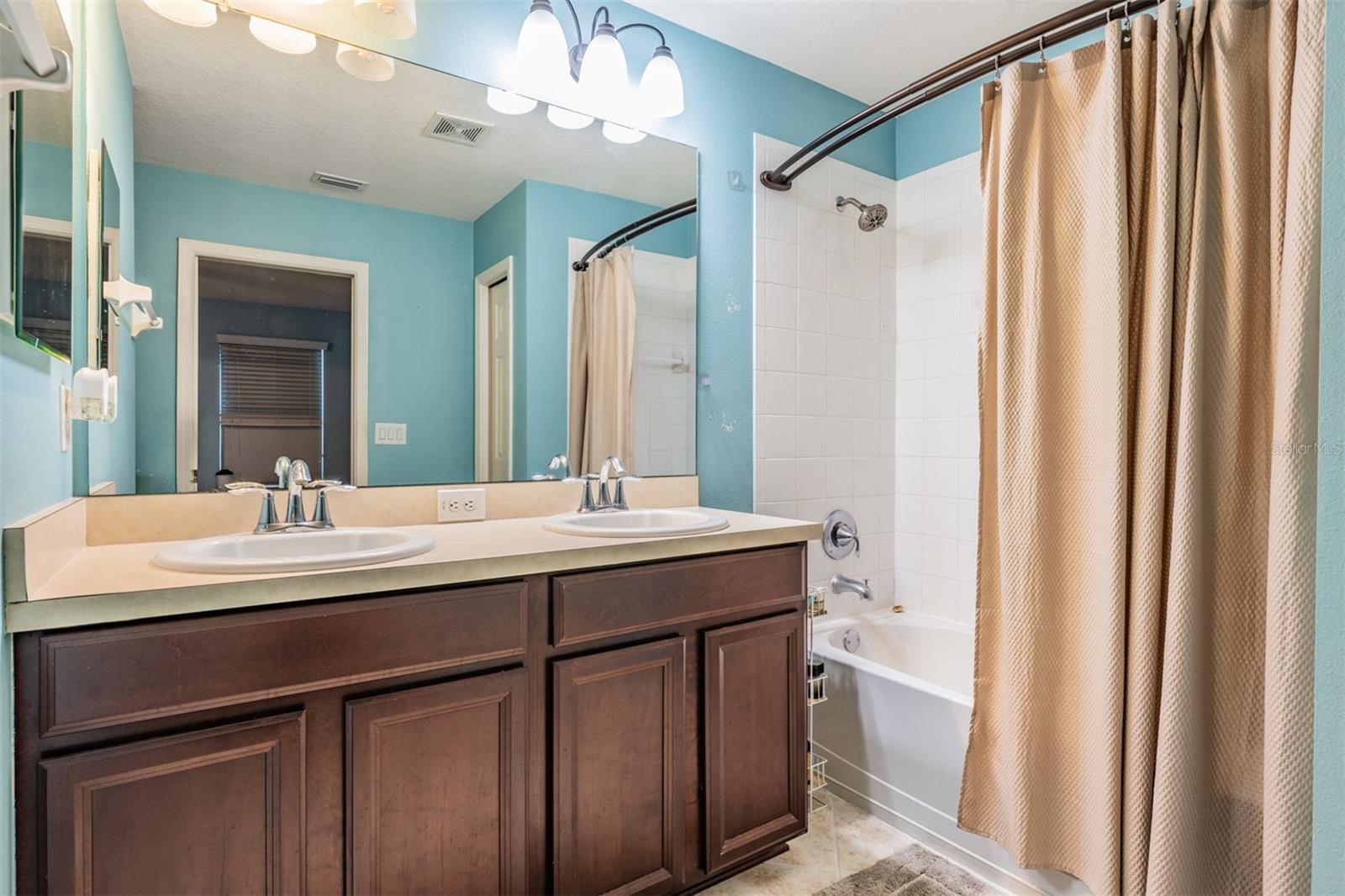 Image 27 of 41 For 6650 Holly Heath Drive