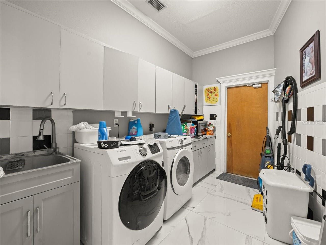 Image 38 of 51 For 12905 Cinnimon Place