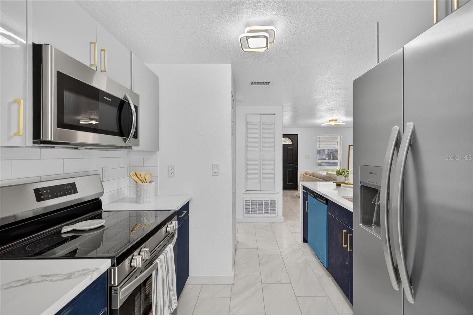 Image 13 of 31 For 2813 Candlewood Street