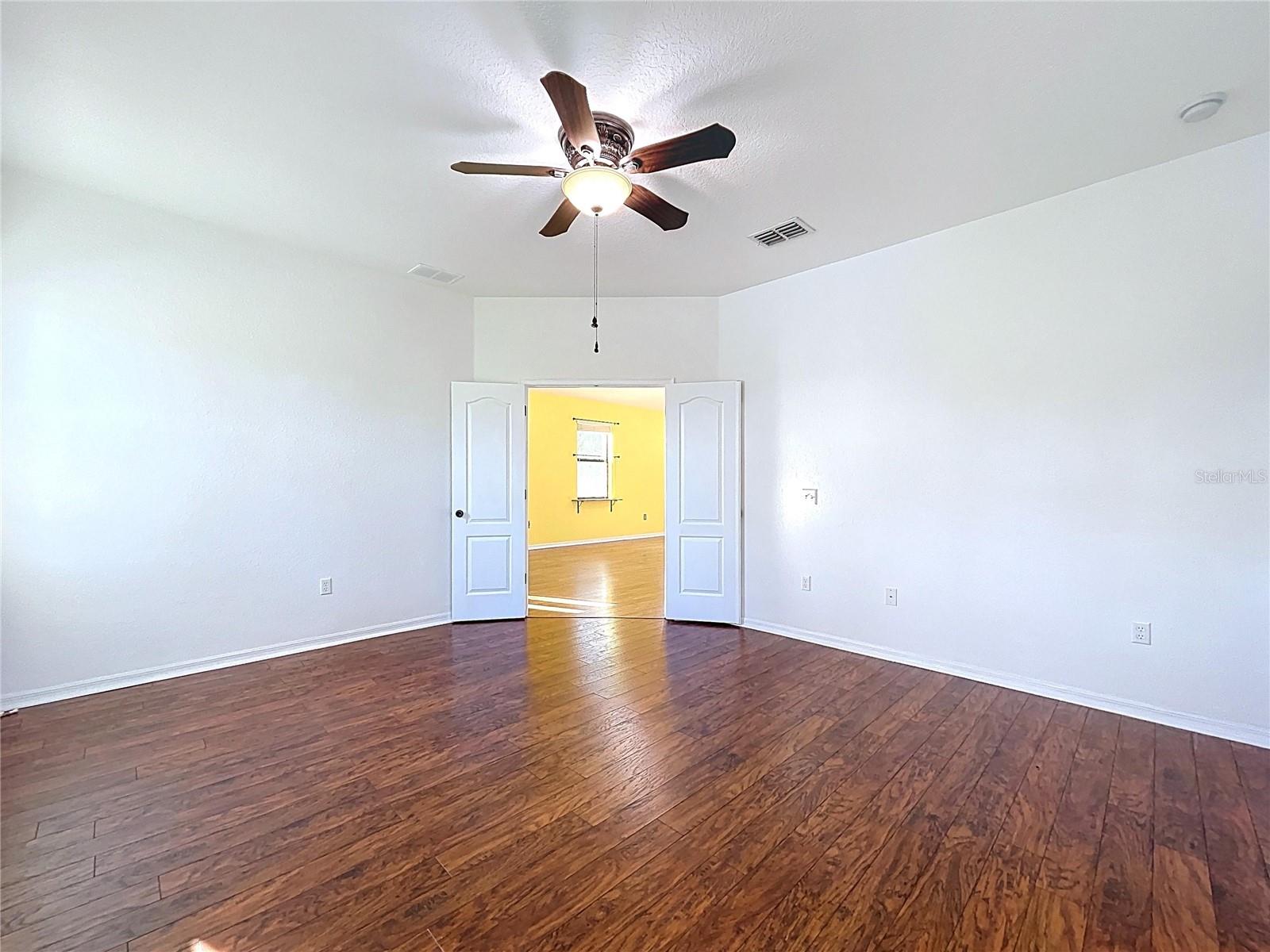 Image 14 of 41 For 4285 Meadowood Drive