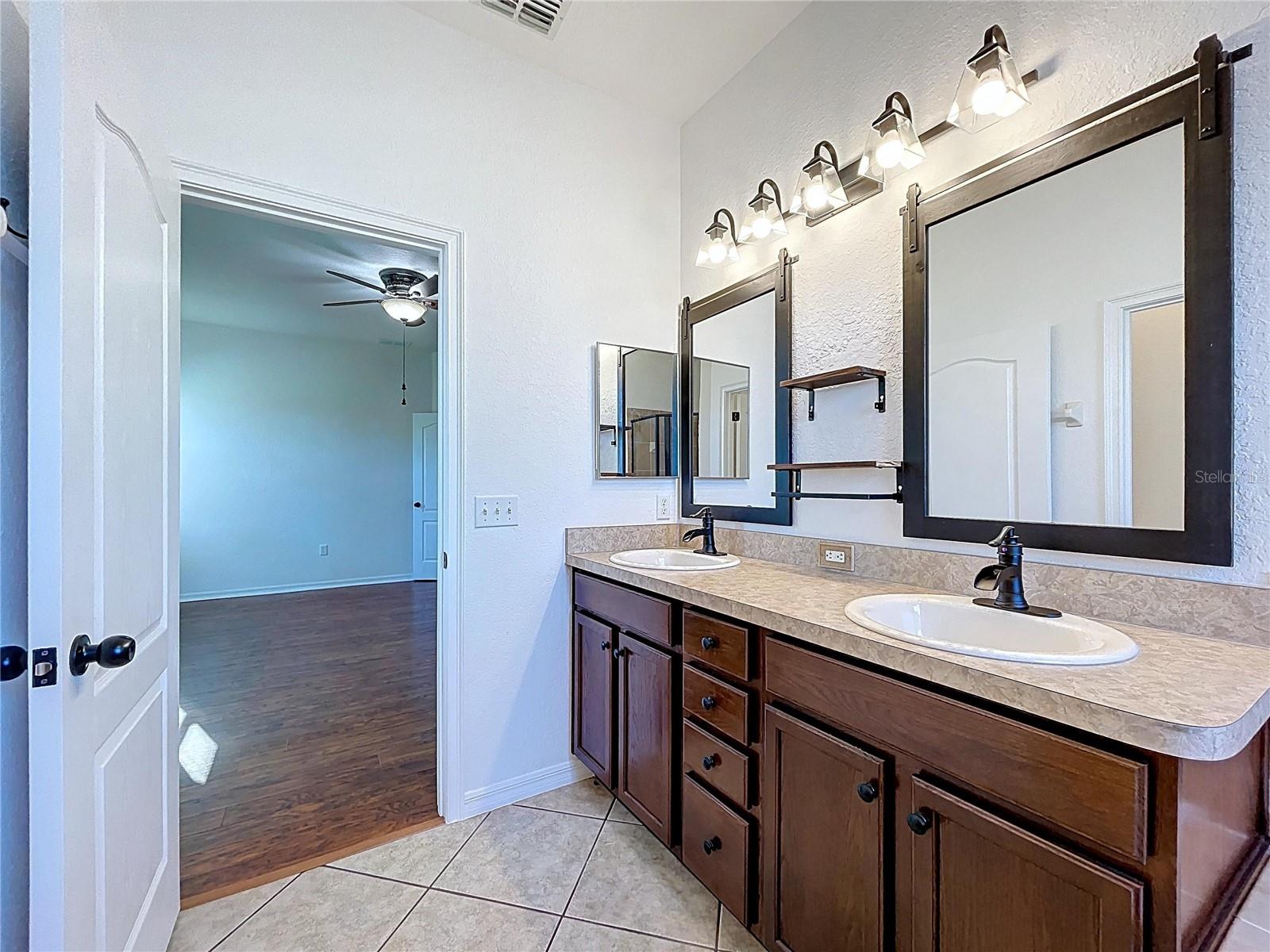 Image 18 of 41 For 4285 Meadowood Drive