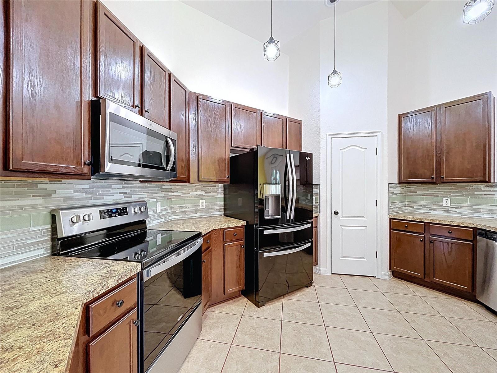 Image 3 of 41 For 4285 Meadowood Drive