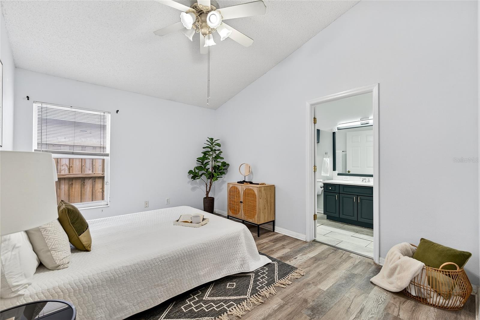 Image 10 of 28 For 6628 Summer Haven Drive