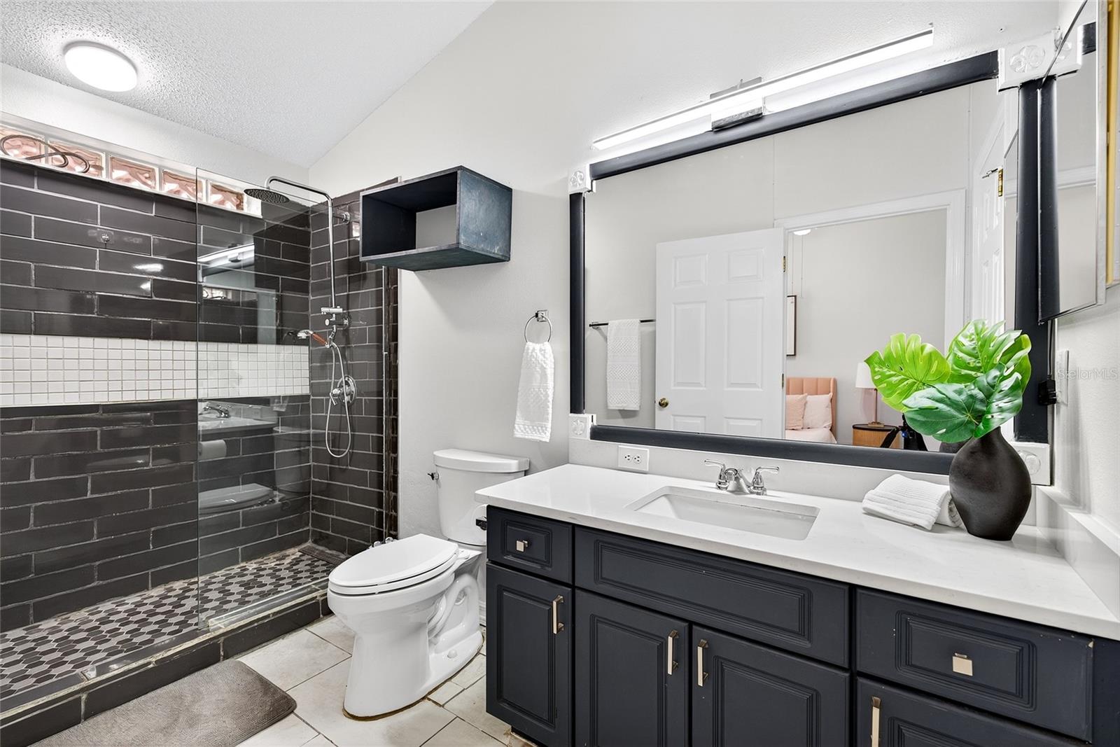 Image 12 of 28 For 6628 Summer Haven Drive