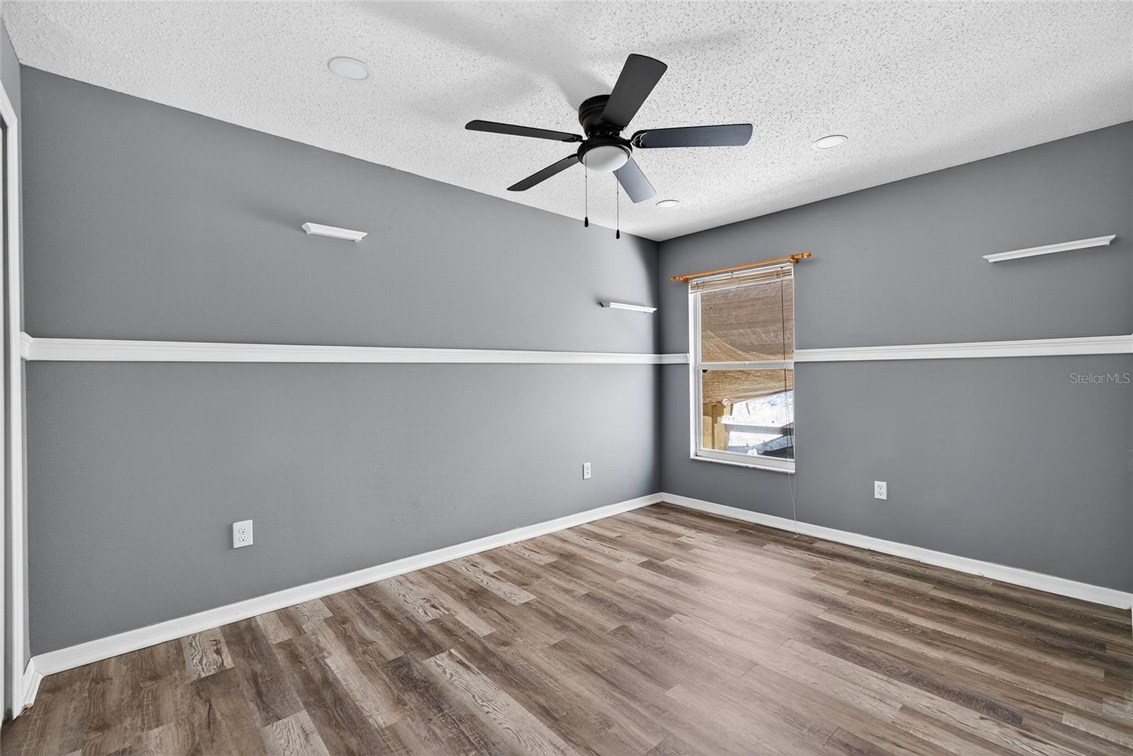 Image 14 of 28 For 6628 Summer Haven Drive