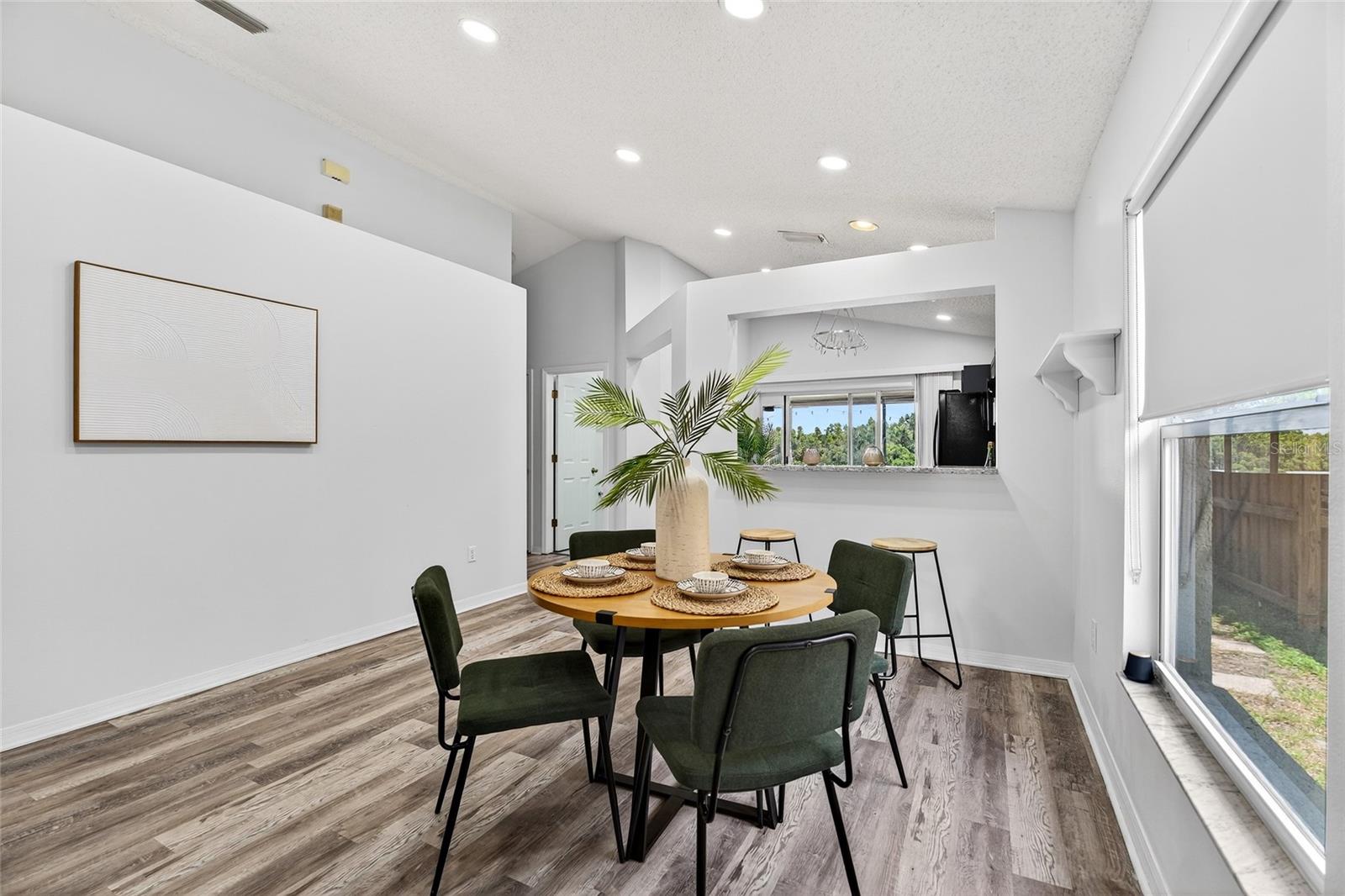 Image 6 of 28 For 6628 Summer Haven Drive
