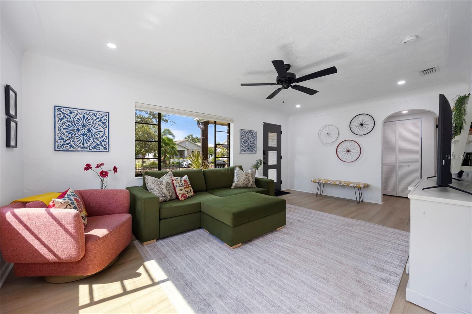 Image 7 of 56 For 2351 4th Avenue S