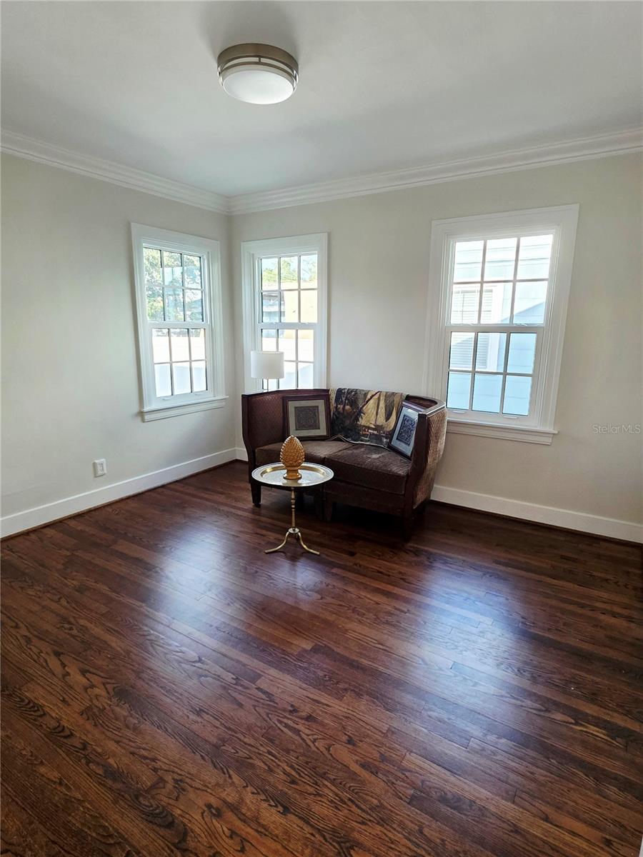 Image 11 of 25 For 475 28th Avenue N