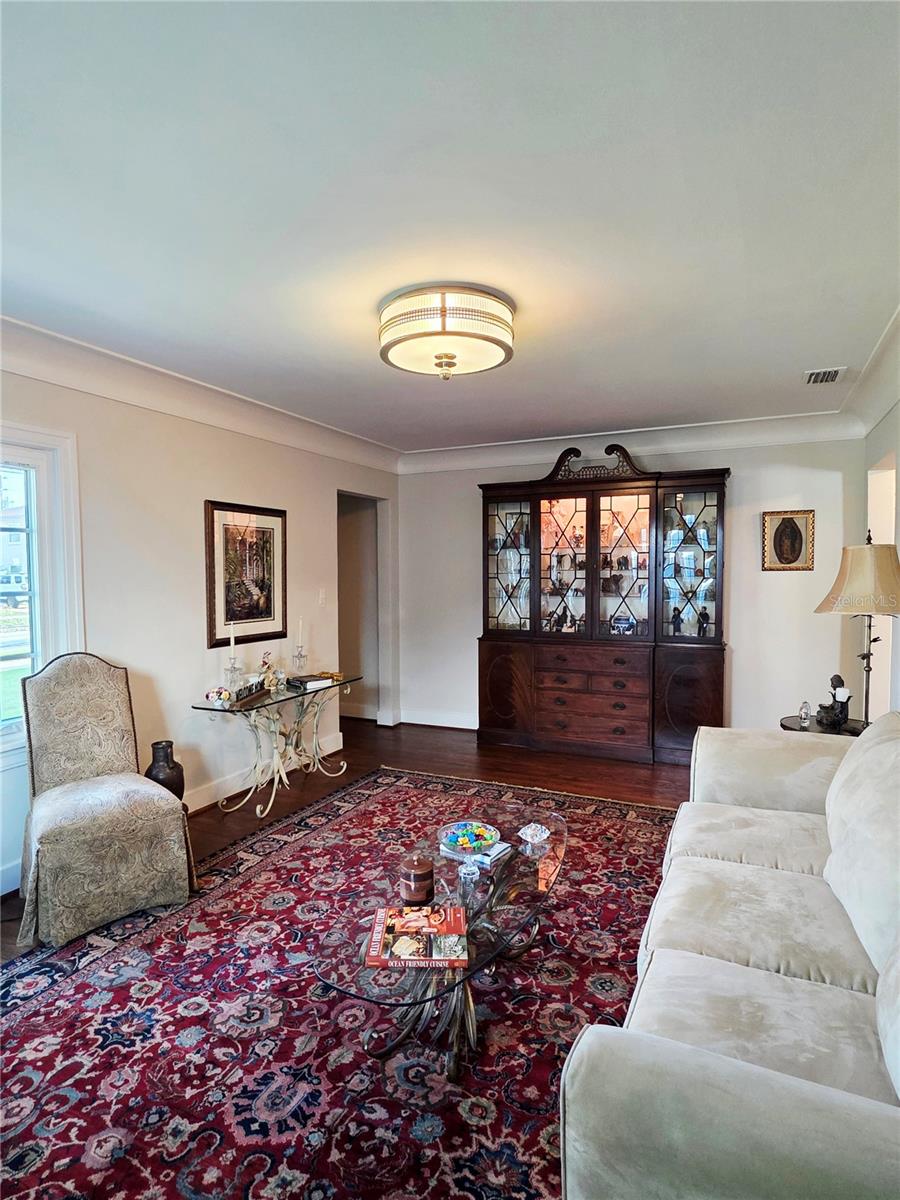 Image 3 of 25 For 475 28th Avenue N
