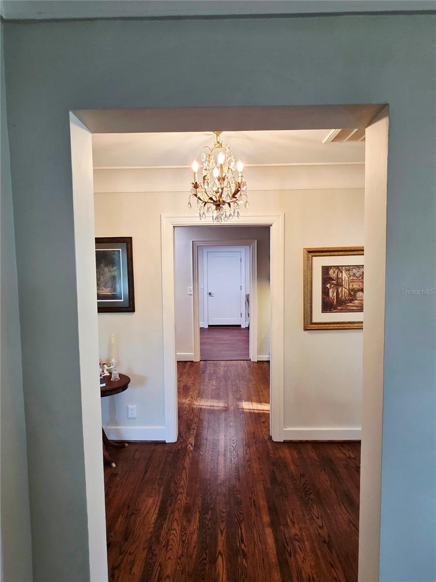Image 5 of 25 For 475 28th Avenue N